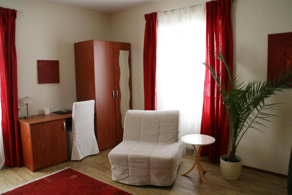 Goesser Bachgasslhof -- Bed And Breakfast -- Apartments Λεόμπεν Δωμάτιο φωτογραφία